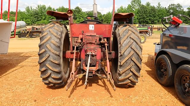 Image of International Harvester 656 equipment image 4