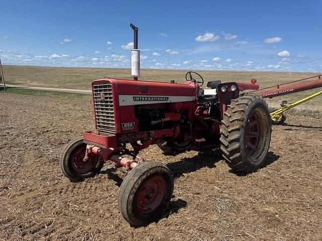 Image of International Harvester 656 equipment image 1