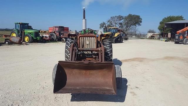 Image of International Harvester 656 equipment image 2