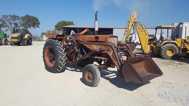 Image of International Harvester 656 equipment image 4