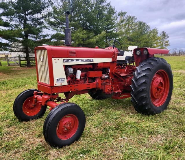 Image of International Harvester 656 equipment image 1