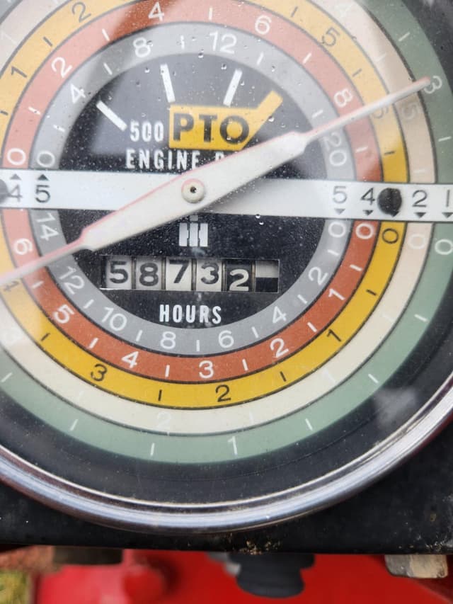 Image of International Harvester 656 equipment image 4