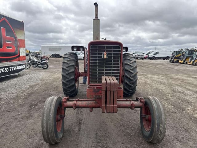 Image of International Harvester 656 equipment image 4