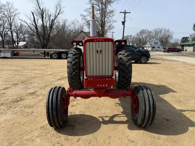Image of International Harvester 656 equipment image 1
