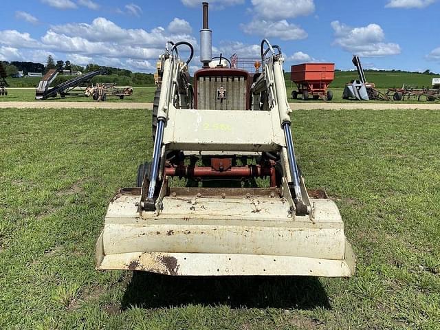 Image of International Harvester 656 equipment image 1