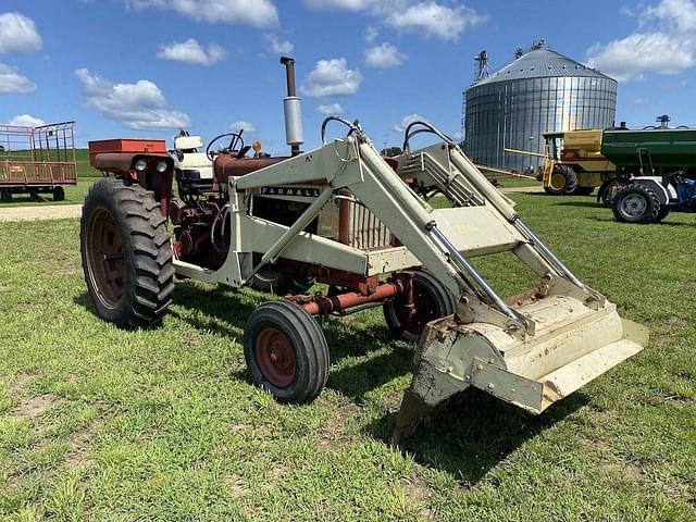 Image of International Harvester 656 equipment image 2