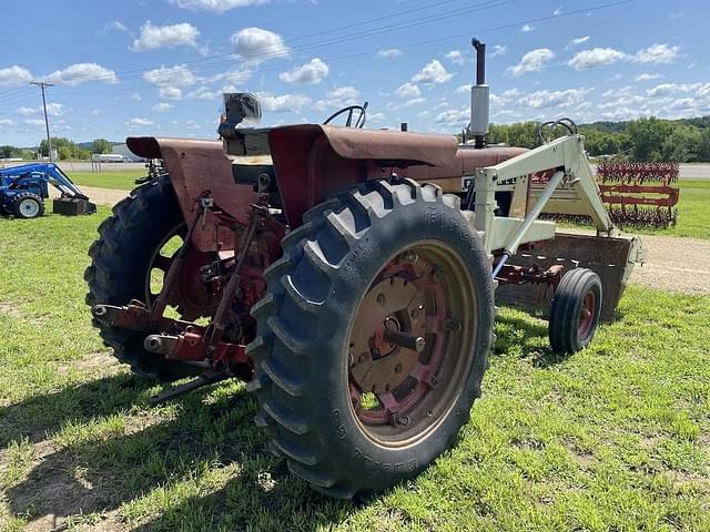 Image of International Harvester 656 equipment image 3