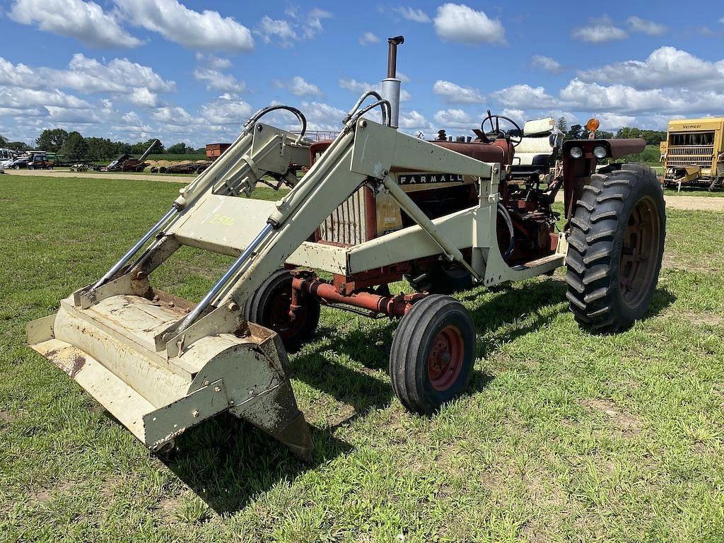 Image of International Harvester 656 Primary image