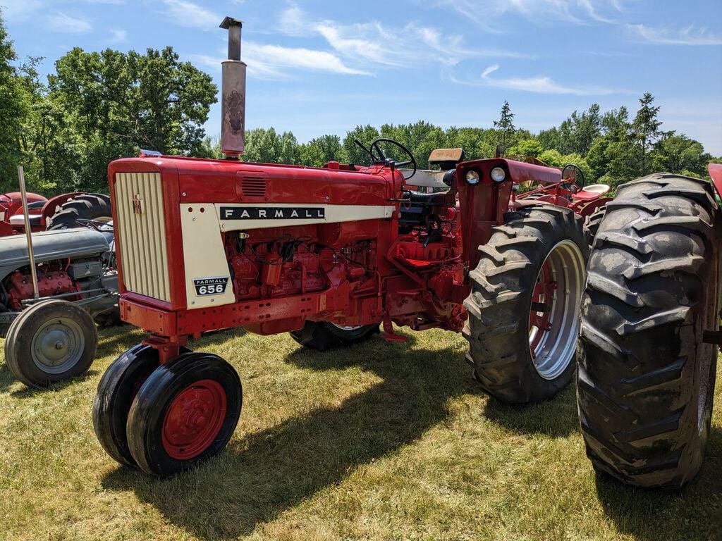 Main image International Harvester 656