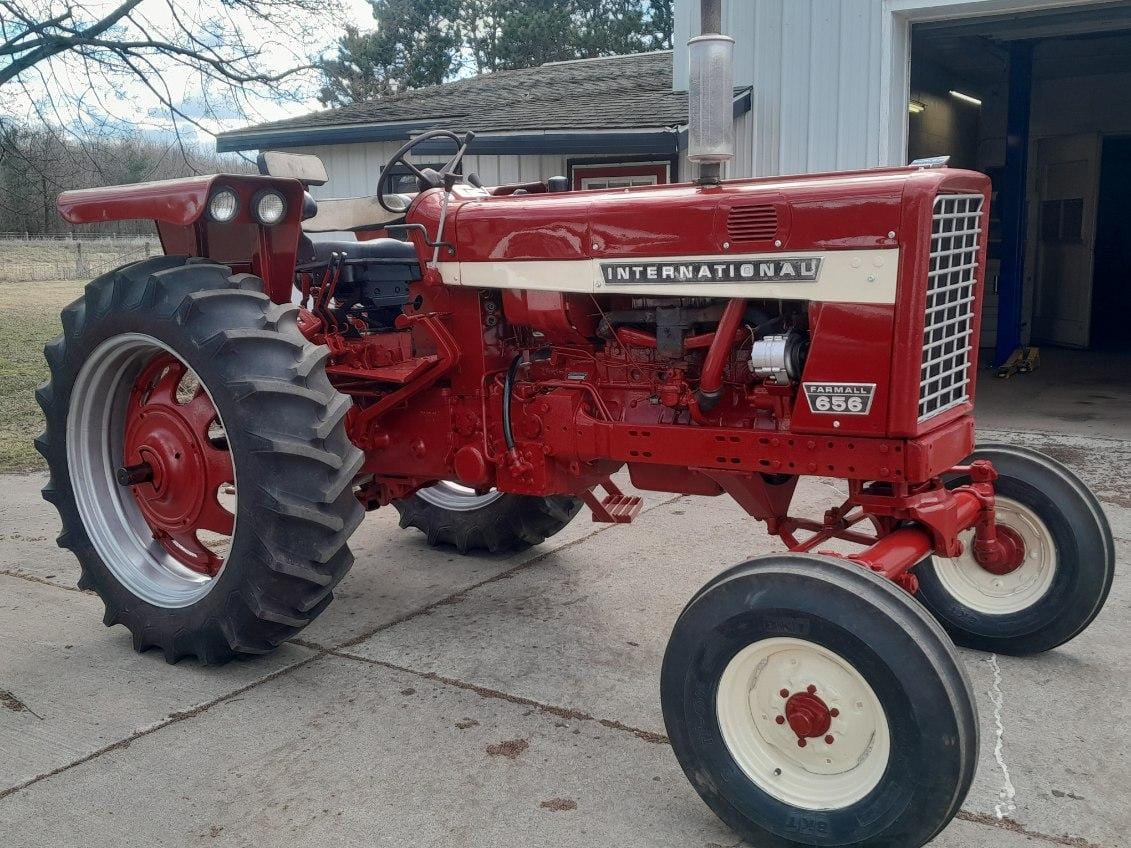 Main image International Harvester 656