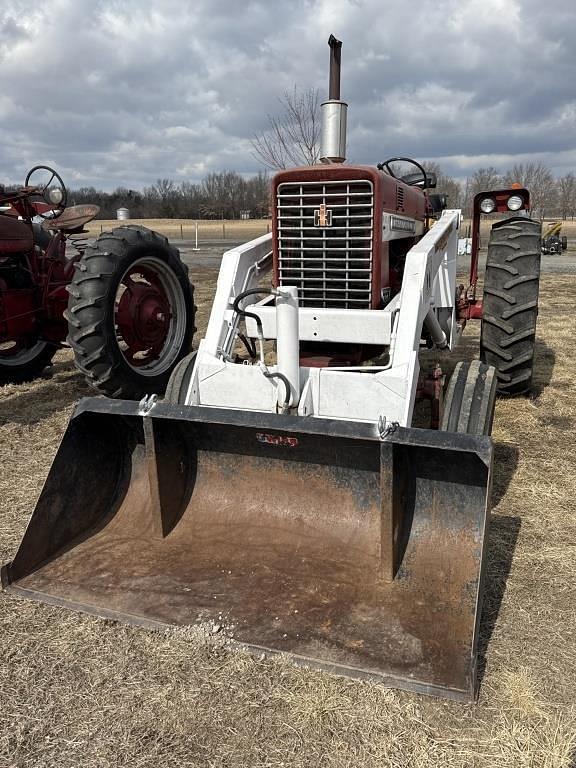 Image of International Harvester 656 equipment image 1