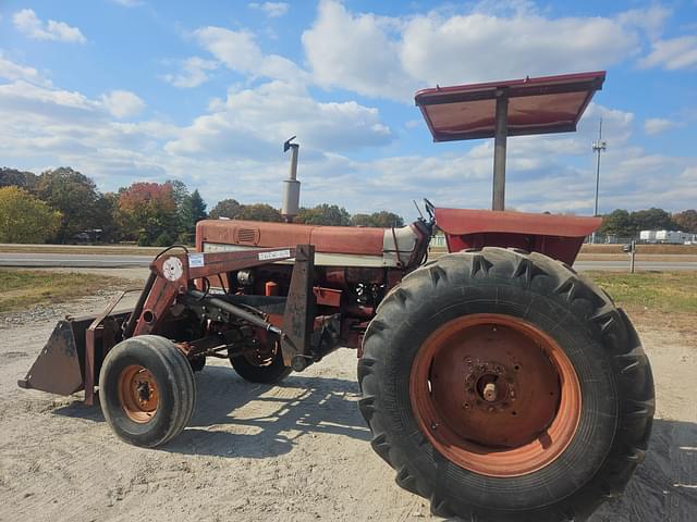 Image of International Harvester 656 equipment image 4