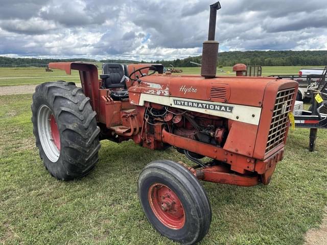 Image of International Harvester 656 equipment image 1