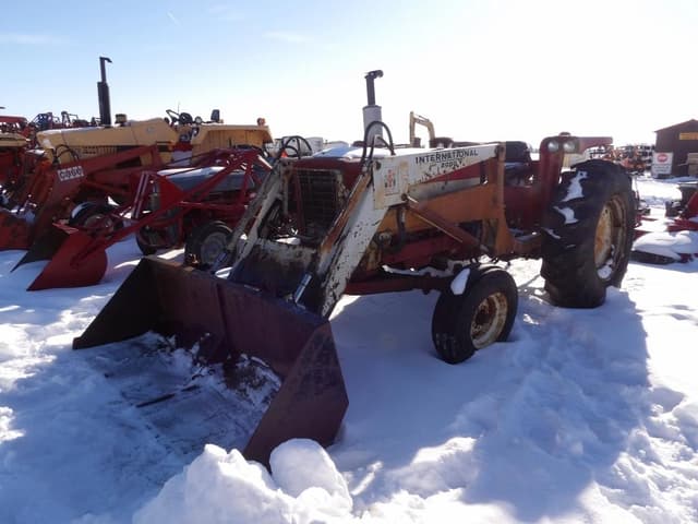 Image of International Harvester 656 equipment image 1