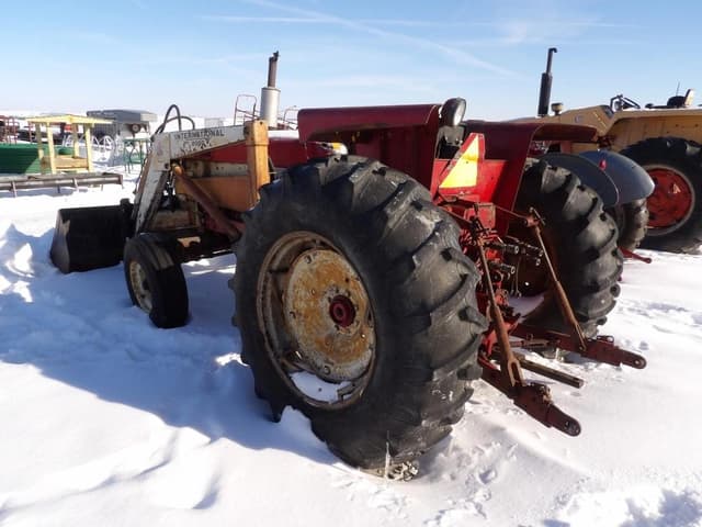 Image of International Harvester 656 equipment image 4