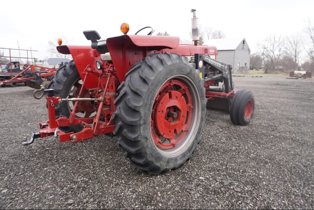 Image of International Harvester 656 equipment image 1