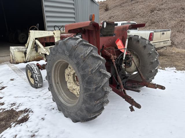 Image of International Harvester 656 equipment image 4