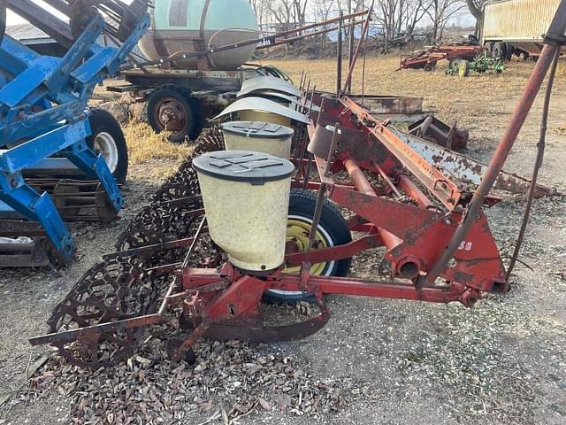 Image of International Harvester 658 equipment image 1