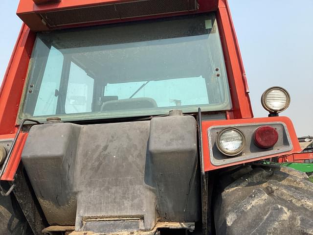 Image of International Harvester 6588 equipment image 3