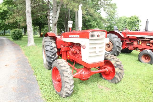 Image of International Harvester 660 equipment image 1