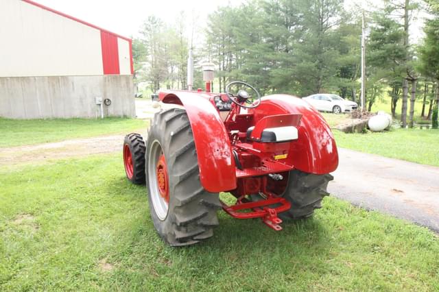 Image of International Harvester 660 equipment image 4