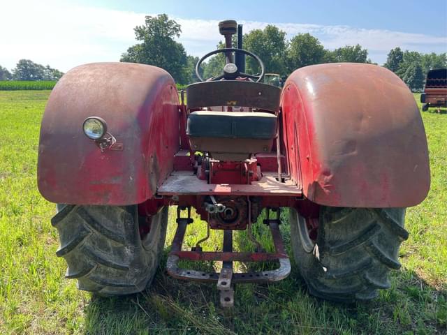 Image of International Harvester 660 equipment image 3