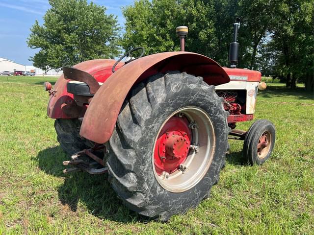 Image of International Harvester 660 equipment image 4