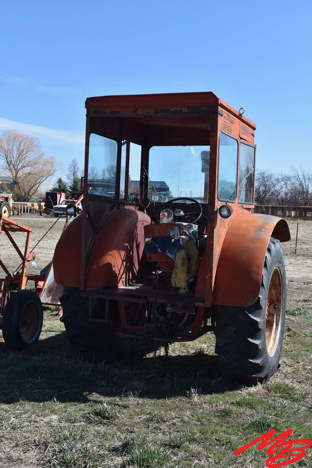 Image of International Harvester 660 equipment image 3
