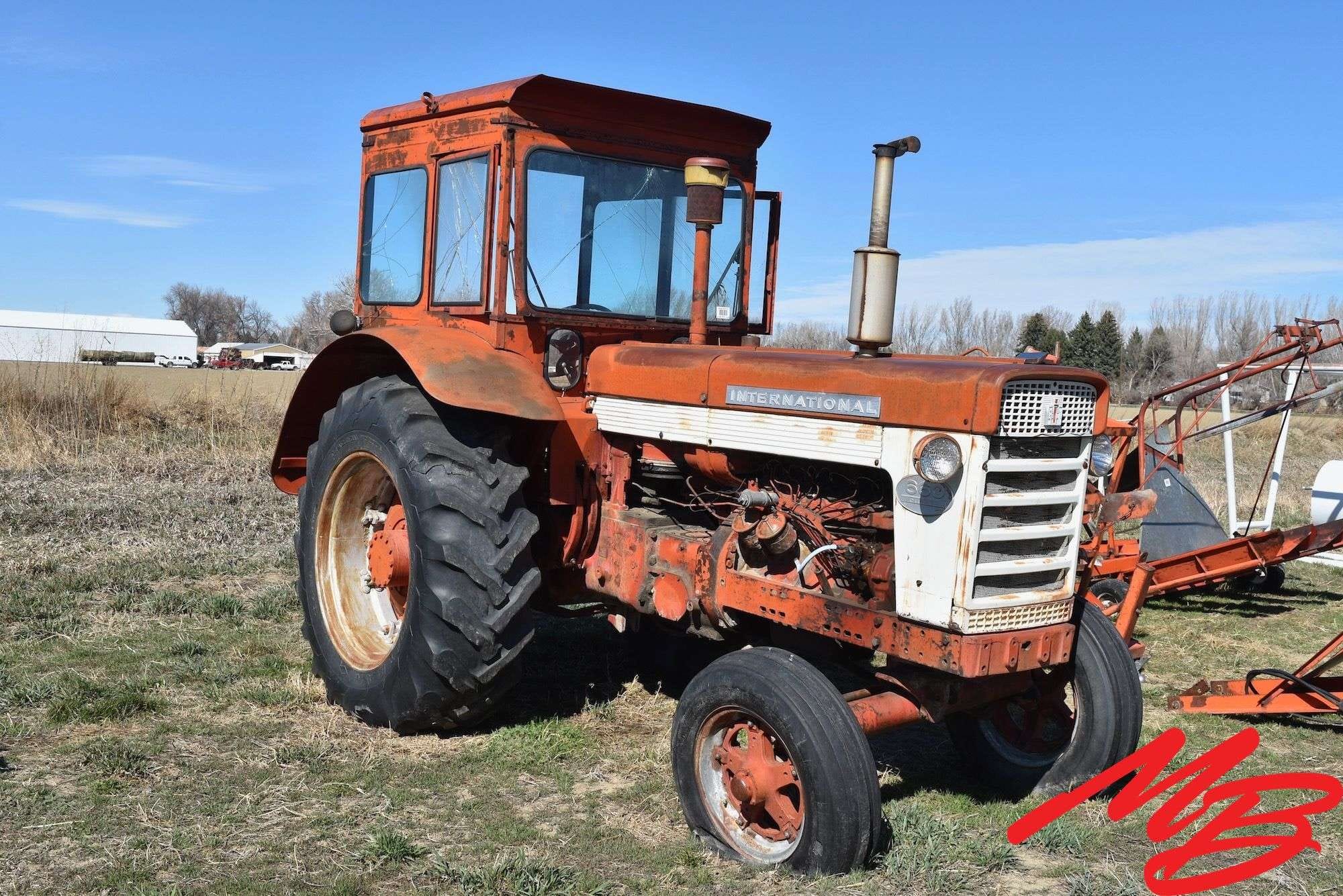 International Harvester 660 Equipment Image0