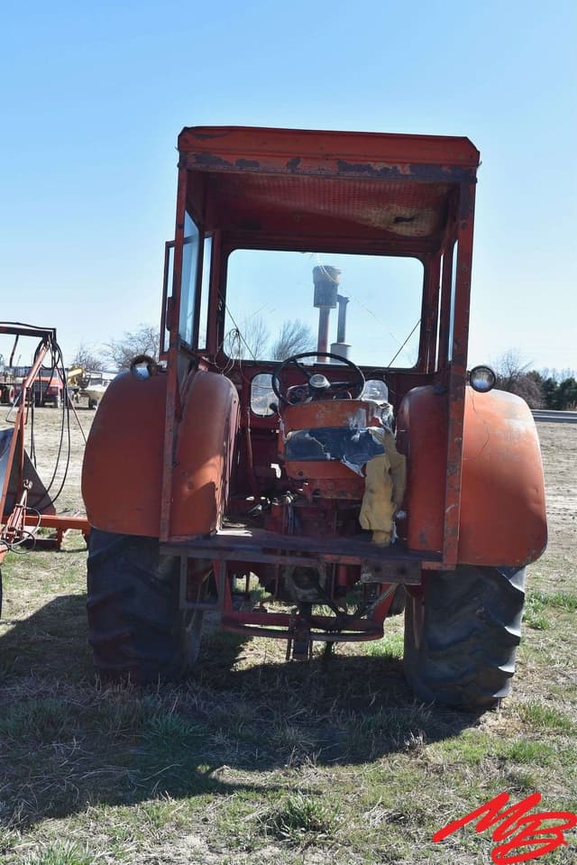 Image of International Harvester 660 equipment image 4