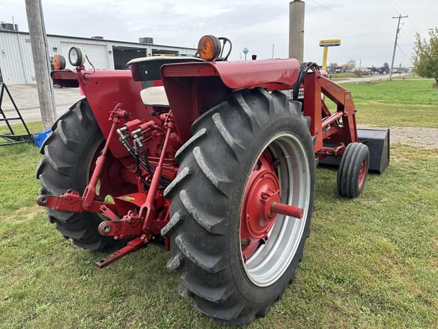 Image of International Harvester 666 equipment image 2