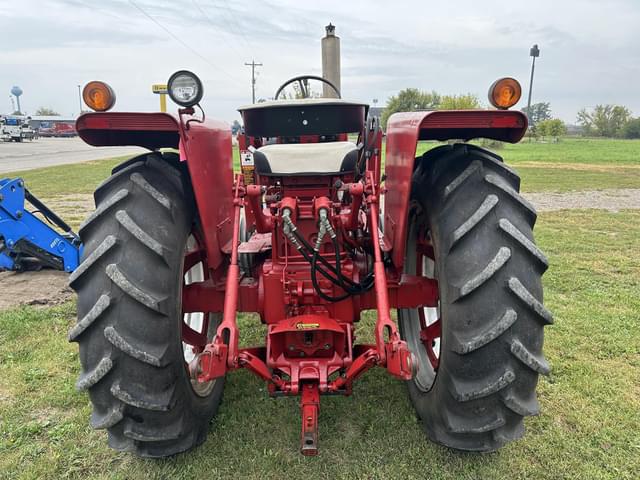 Image of International Harvester 666 equipment image 3