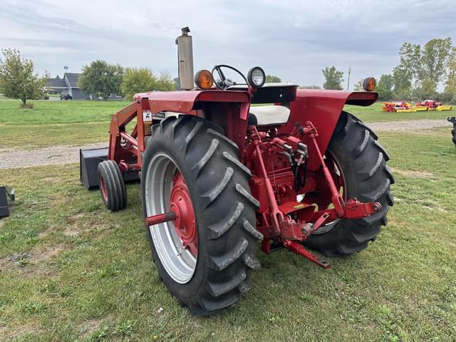 Image of International Harvester 666 equipment image 4
