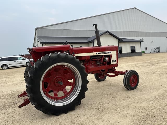 Image of International Harvester 666 equipment image 2