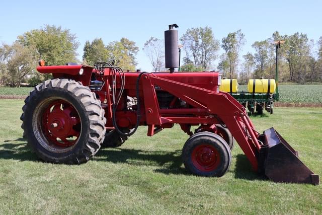 Image of International Harvester 666 equipment image 3