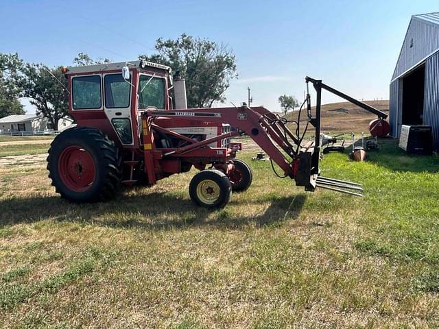 Image of International Harvester 666 equipment image 3