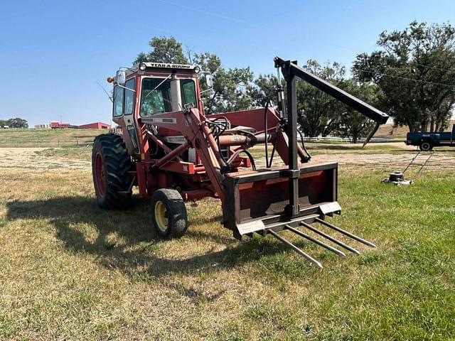 Image of International Harvester 666 equipment image 2