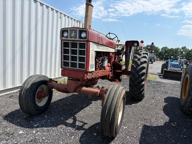 Image of International Harvester 666 equipment image 2