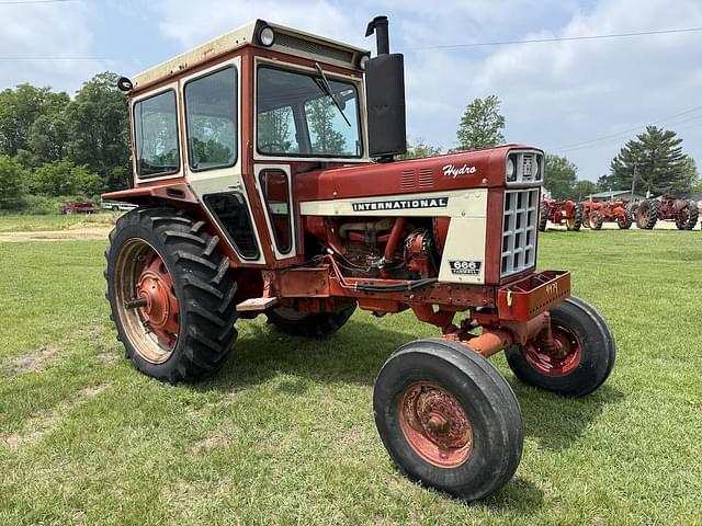 Image of International Harvester 666 equipment image 2
