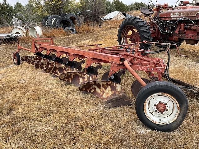 Image of International Harvester 670 equipment image 2