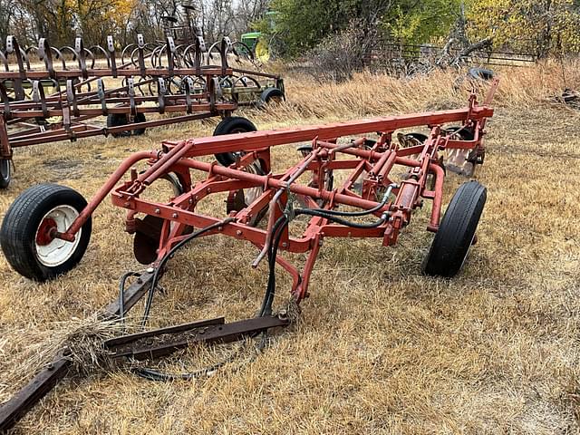 Image of International Harvester 670 equipment image 3