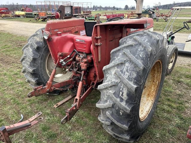 Image of International Harvester 674 equipment image 3