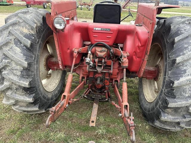 Image of International Harvester 674 equipment image 4