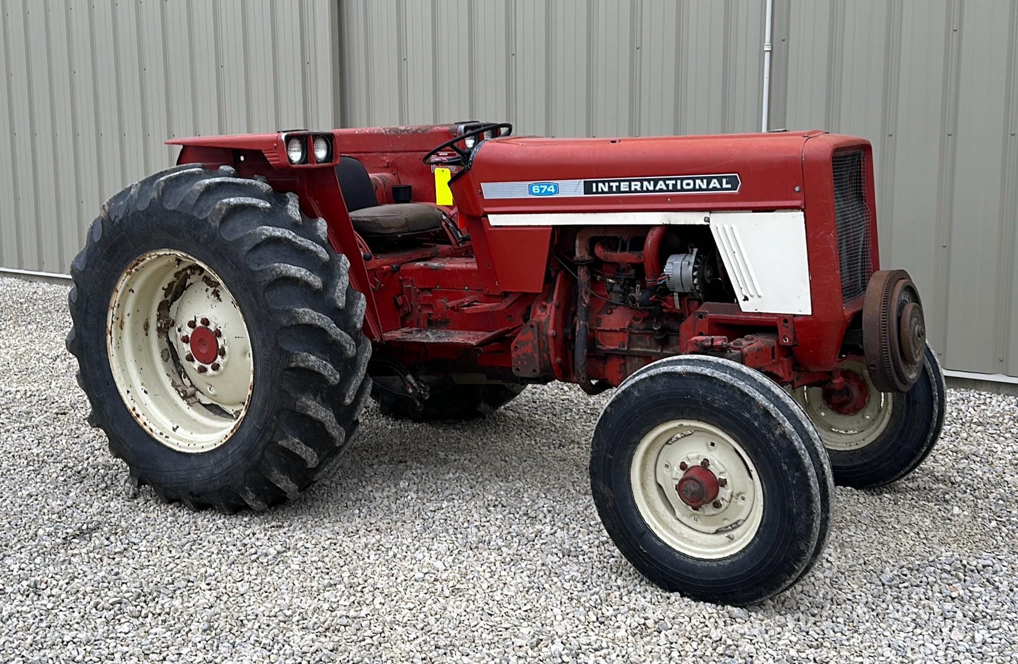 Main image International Harvester 674