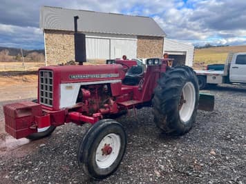 Main image International Harvester 674