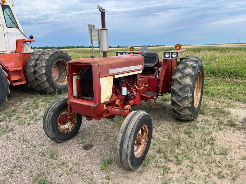 Image of International Harvester 674 Primary image