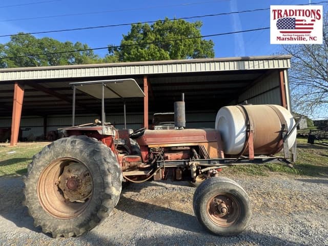 Image of International Harvester 674 equipment image 4