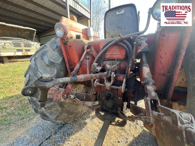 Image of International Harvester 674 equipment image 3