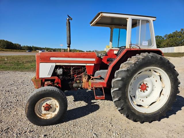 Image of International Harvester 674 equipment image 3