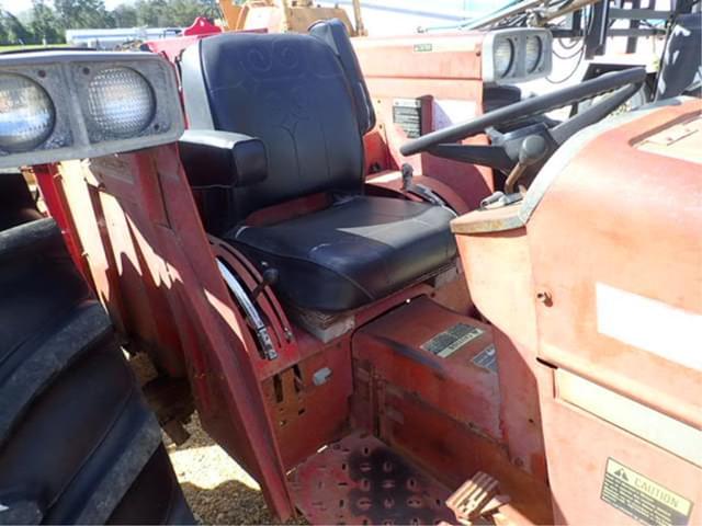 Image of International Harvester 674 equipment image 2
